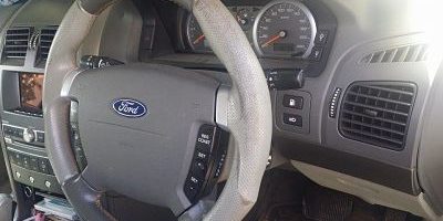 ford-territory-steering-wheel-and-dashboard